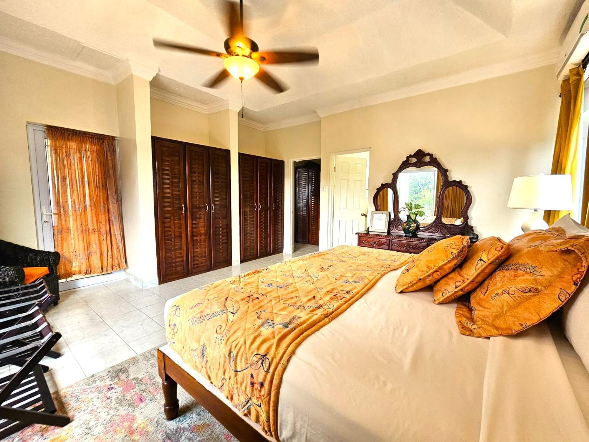 Mais Oui Villa Discovery Bay Kültér fotó