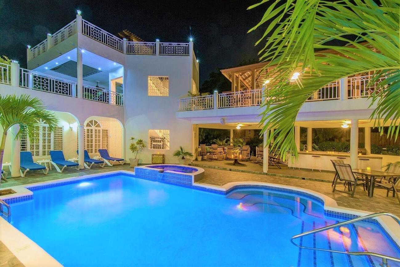 Mais Oui Villa Discovery Bay Kültér fotó