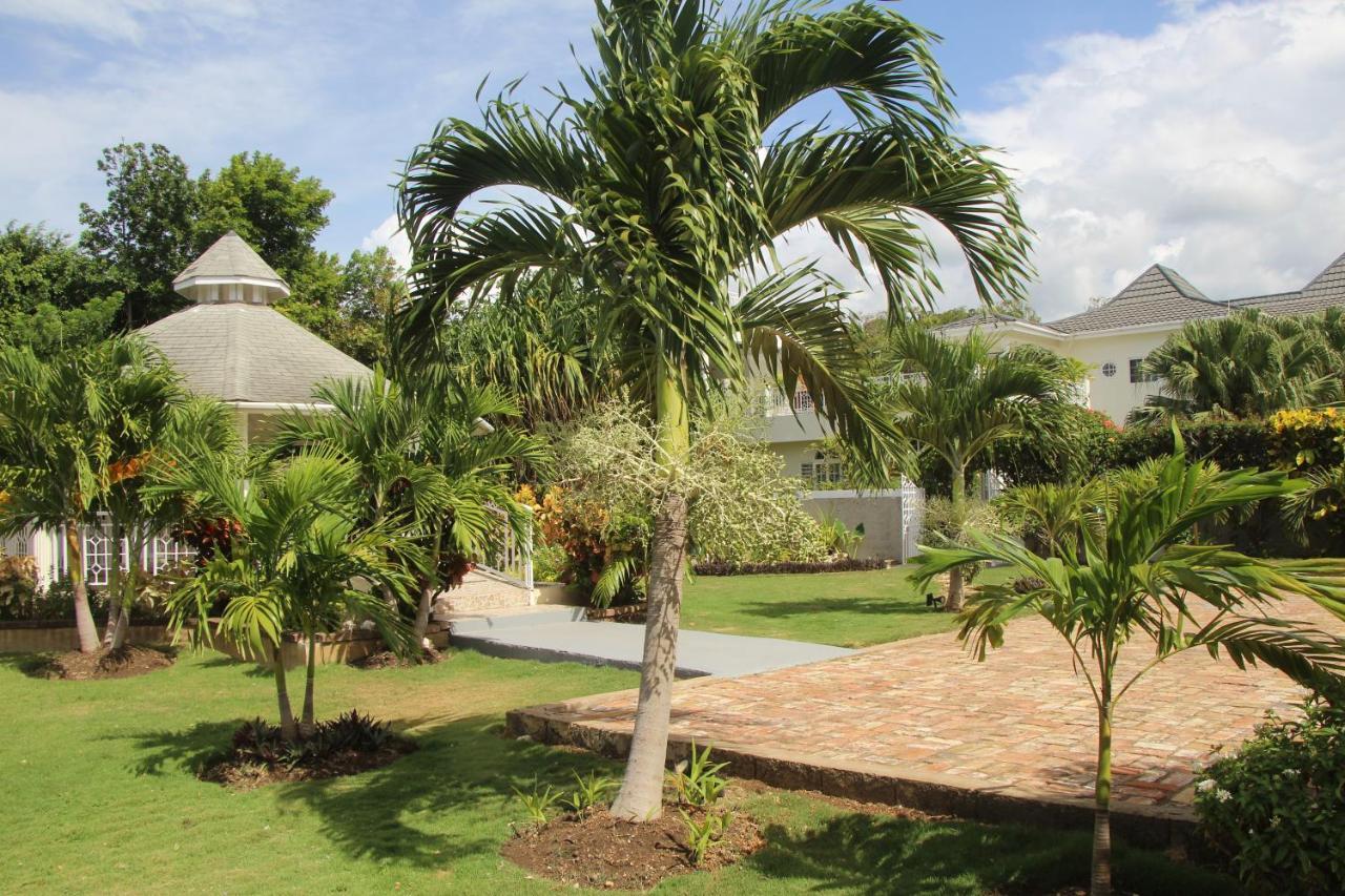 Mais Oui Villa Discovery Bay Kültér fotó